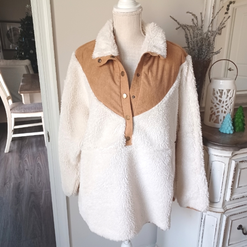 Andree by Unit Cream Fleece Sherpa Pullover